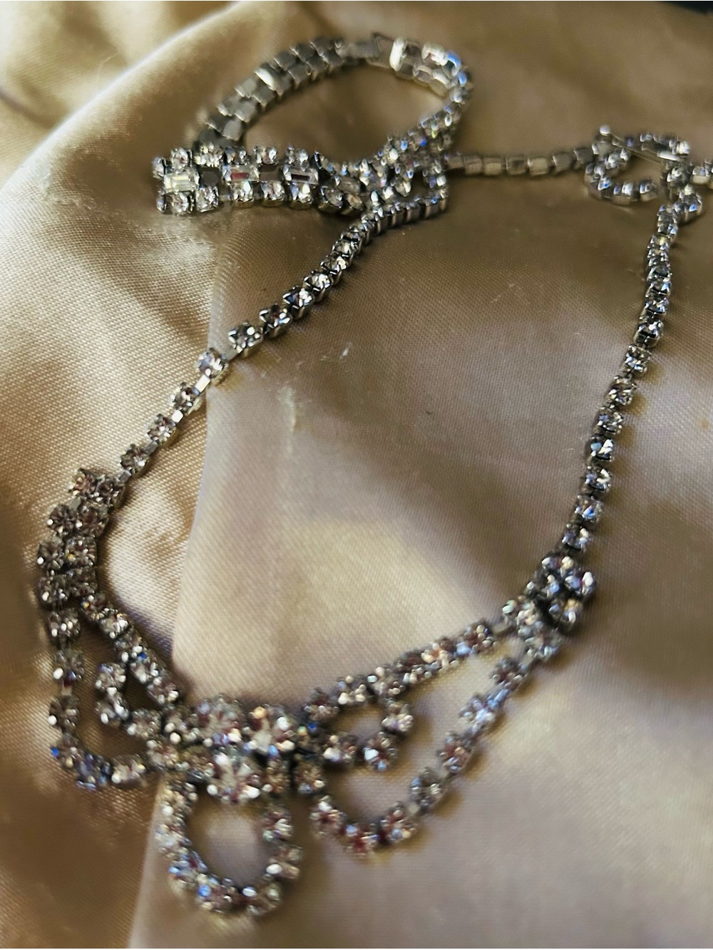 VINTAGE Silver tone/ Rhinestone Statement Necklace  and bracelet- Women Jewelry